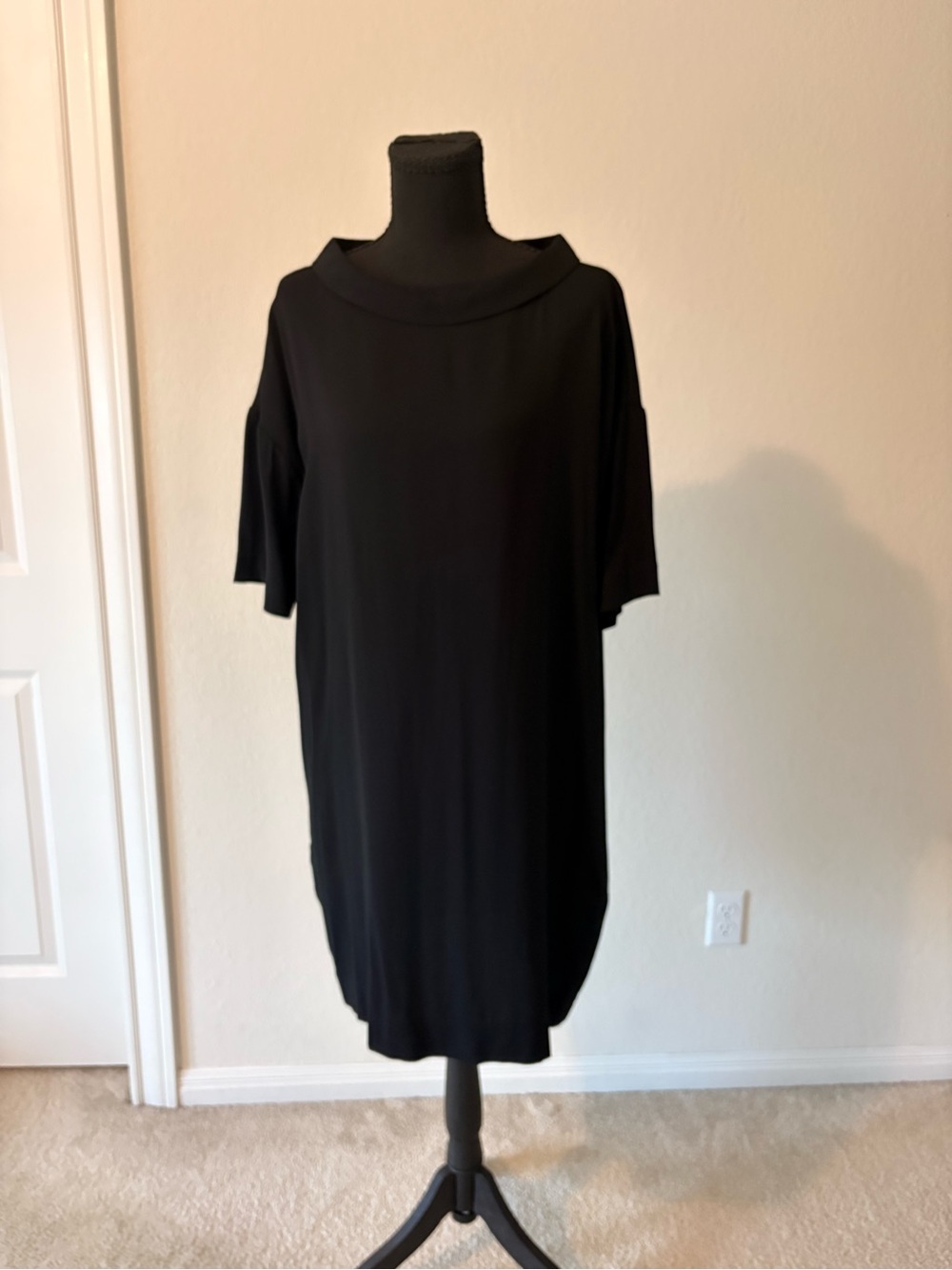 COS Classic Black Short Sleeve Shift Dress Like New Sz 10